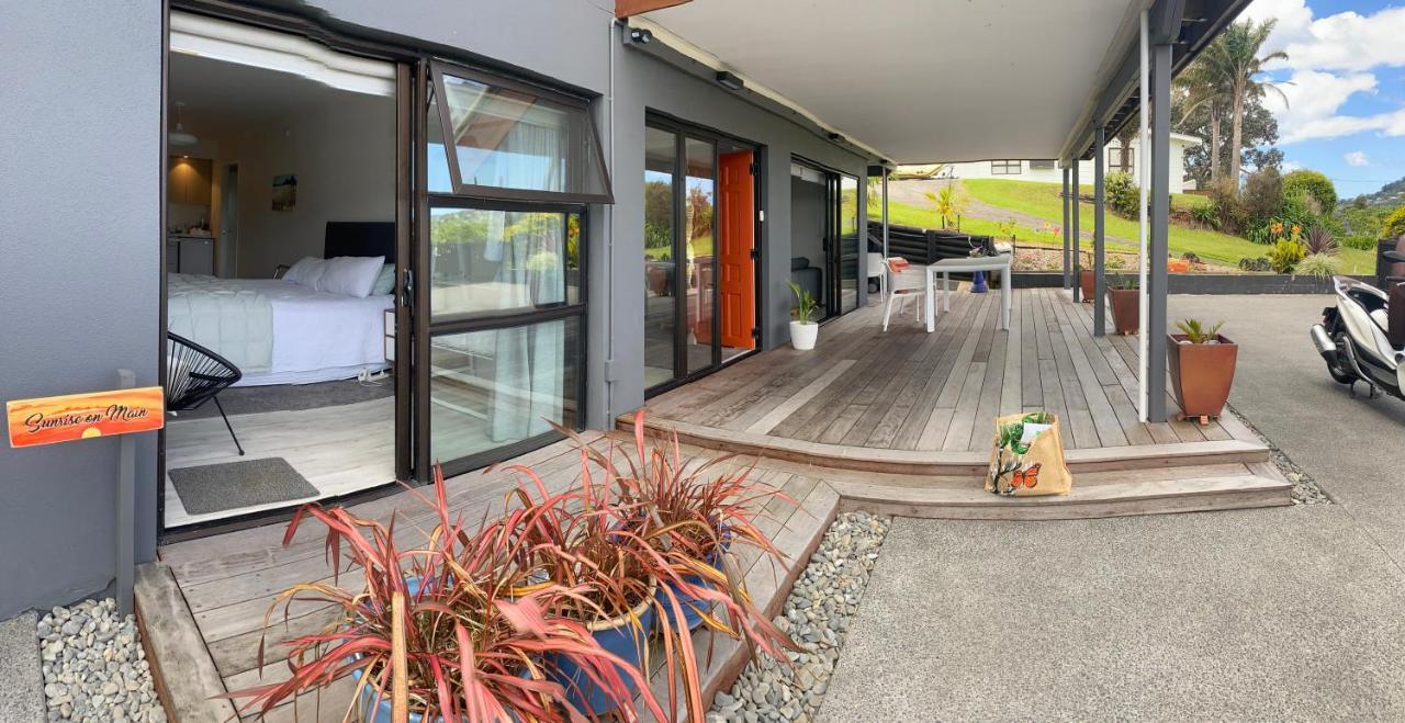 Sunrise On Main Bed & Breakfast Tairua Exterior photo